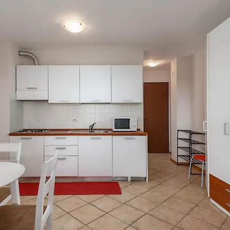 Flavia 2 Near The Beach, With Seaview In Umag -