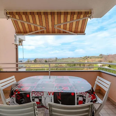 Apartment Flavia 2 Near The Beach, With Seaview In Umag -
